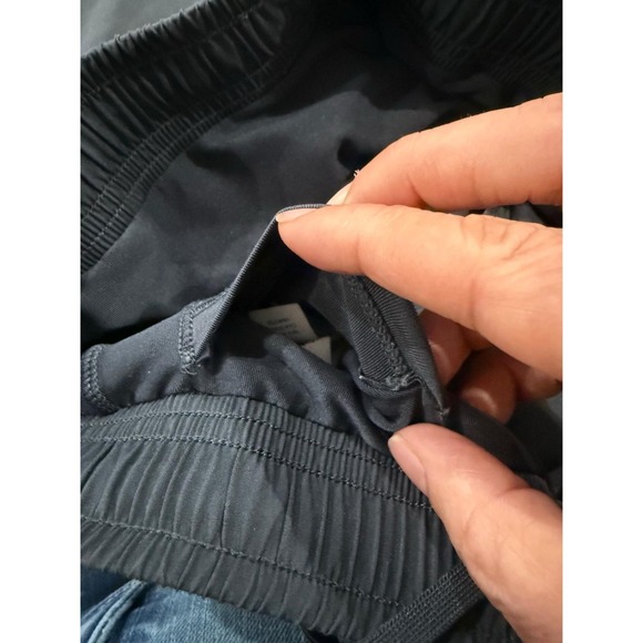 Women's Black Alo Shorts Size Small With Pockets - Picture 6 of 11